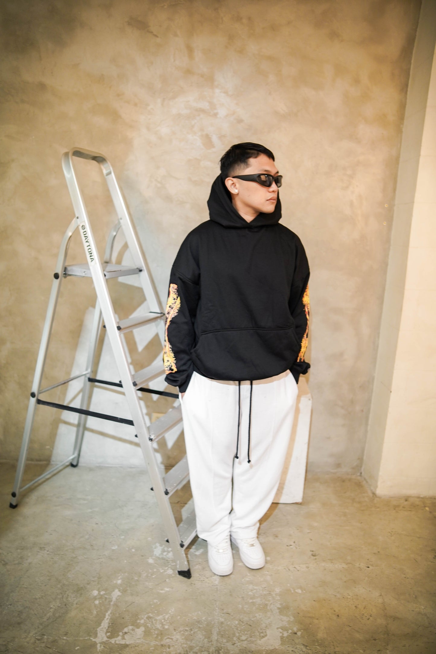 SAIHA HOODIE (black)