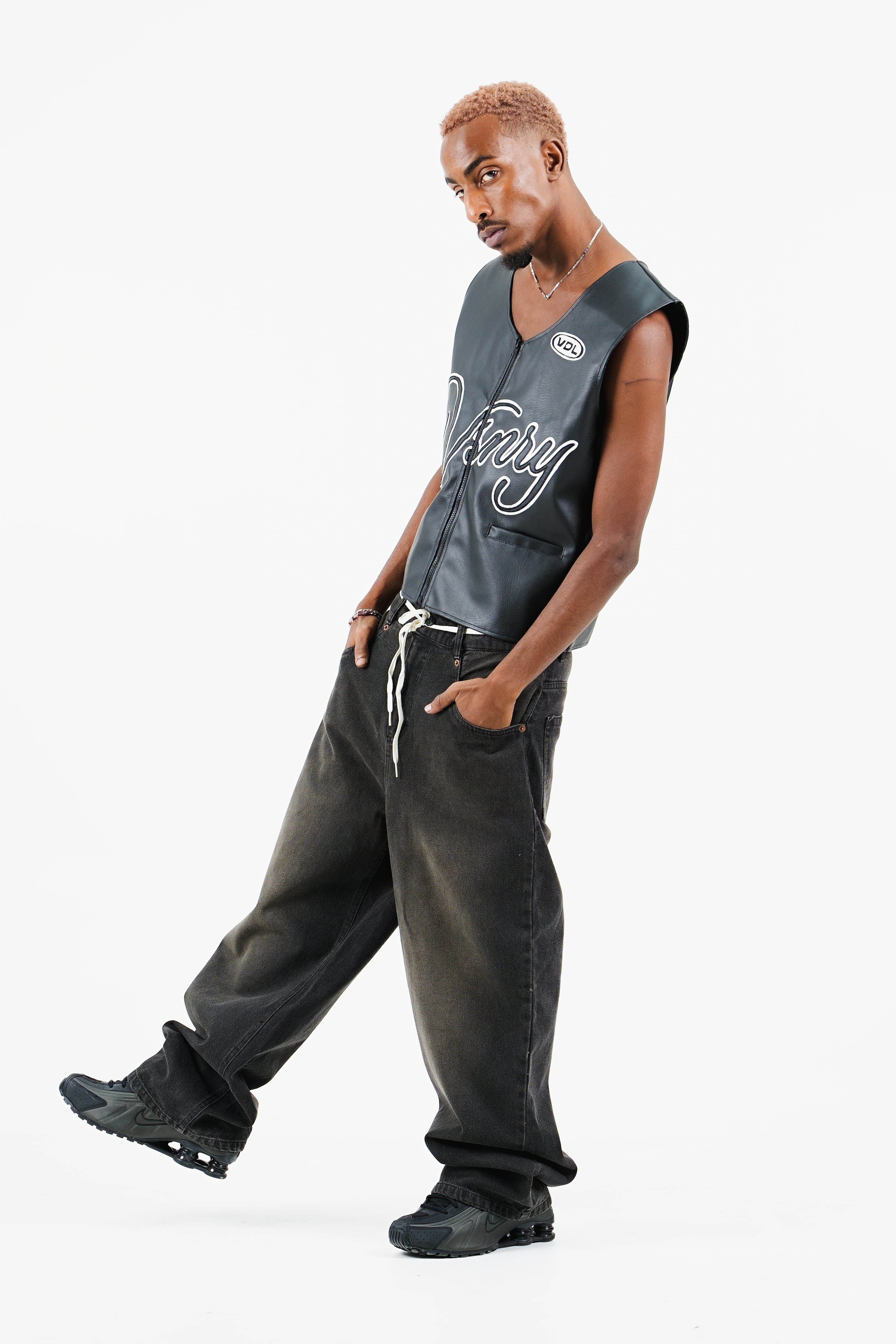 LEER VEST