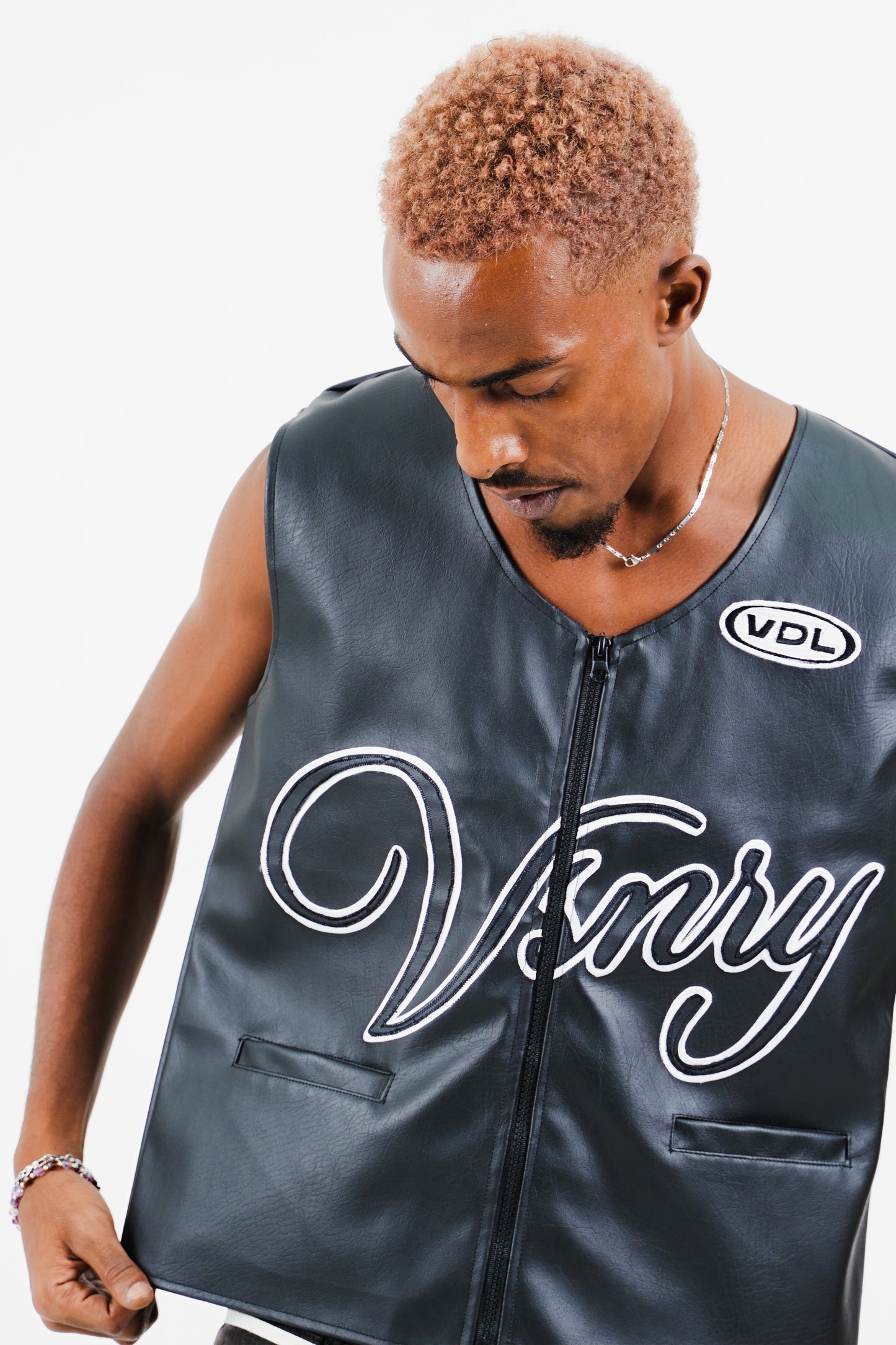 LEER VEST