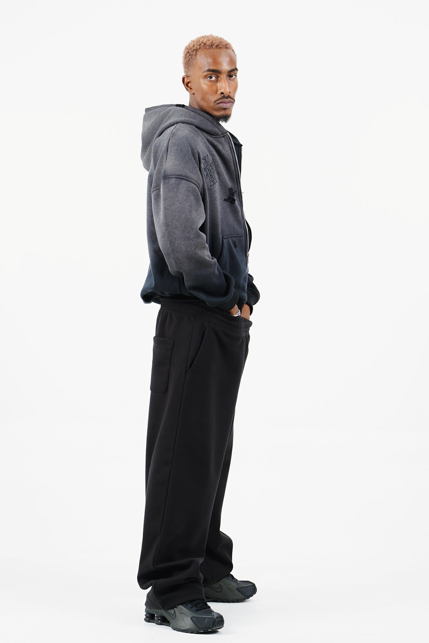 PLOMO BLACK