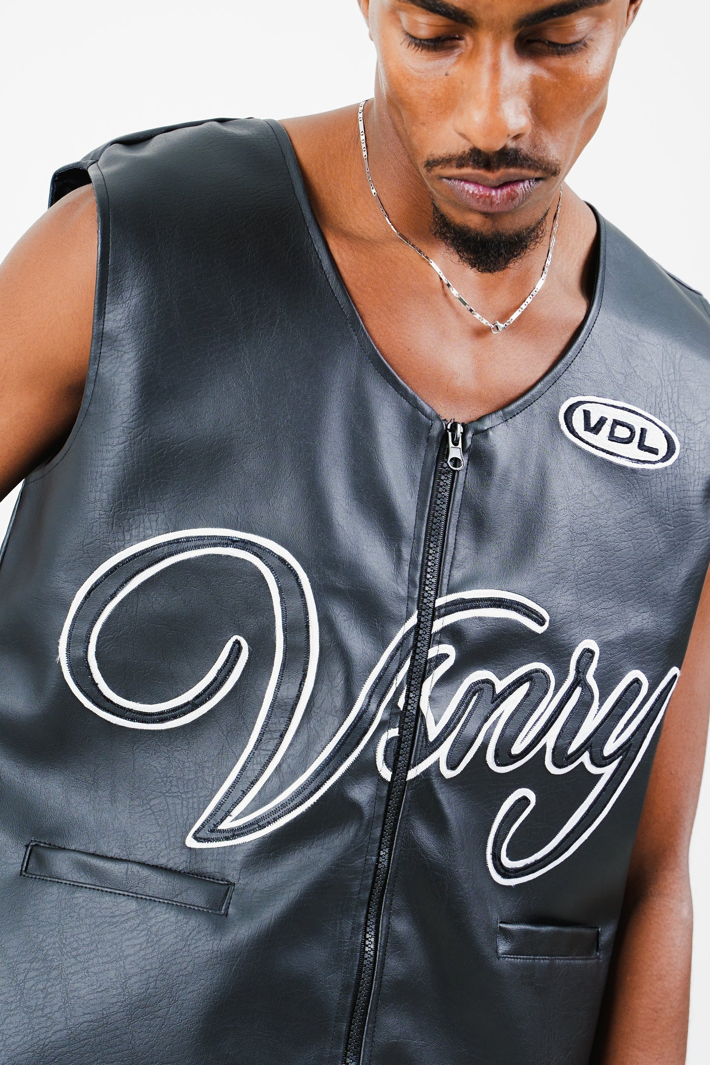 LEER VEST